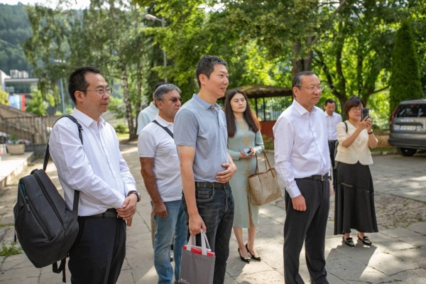 ninbo11899E3CF2-91F9-D589-B46F-2816AFC56BE9.jpg