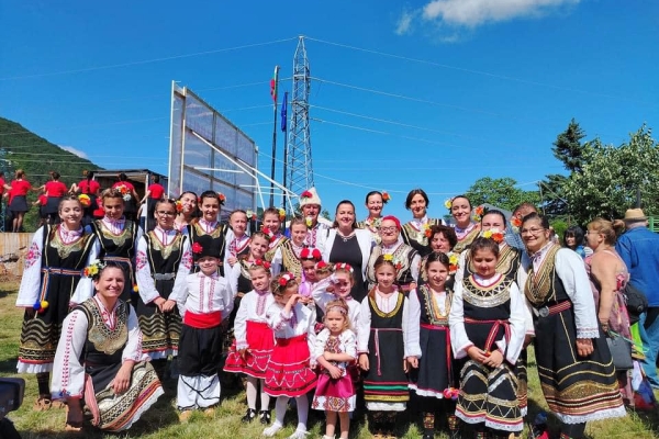 lozen-3B88A7350-521B-0F7E-5AF7-85748EEDF282.jpg